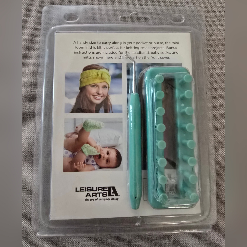 Leisure Arts Portable Mini Loom Kit - Teal